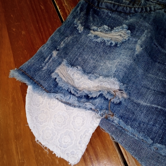 Rue21 denim shorts 11/12 - Picture 2 of 6